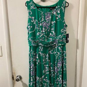 Jessica Howard missy green dress with floral pattern size 16
